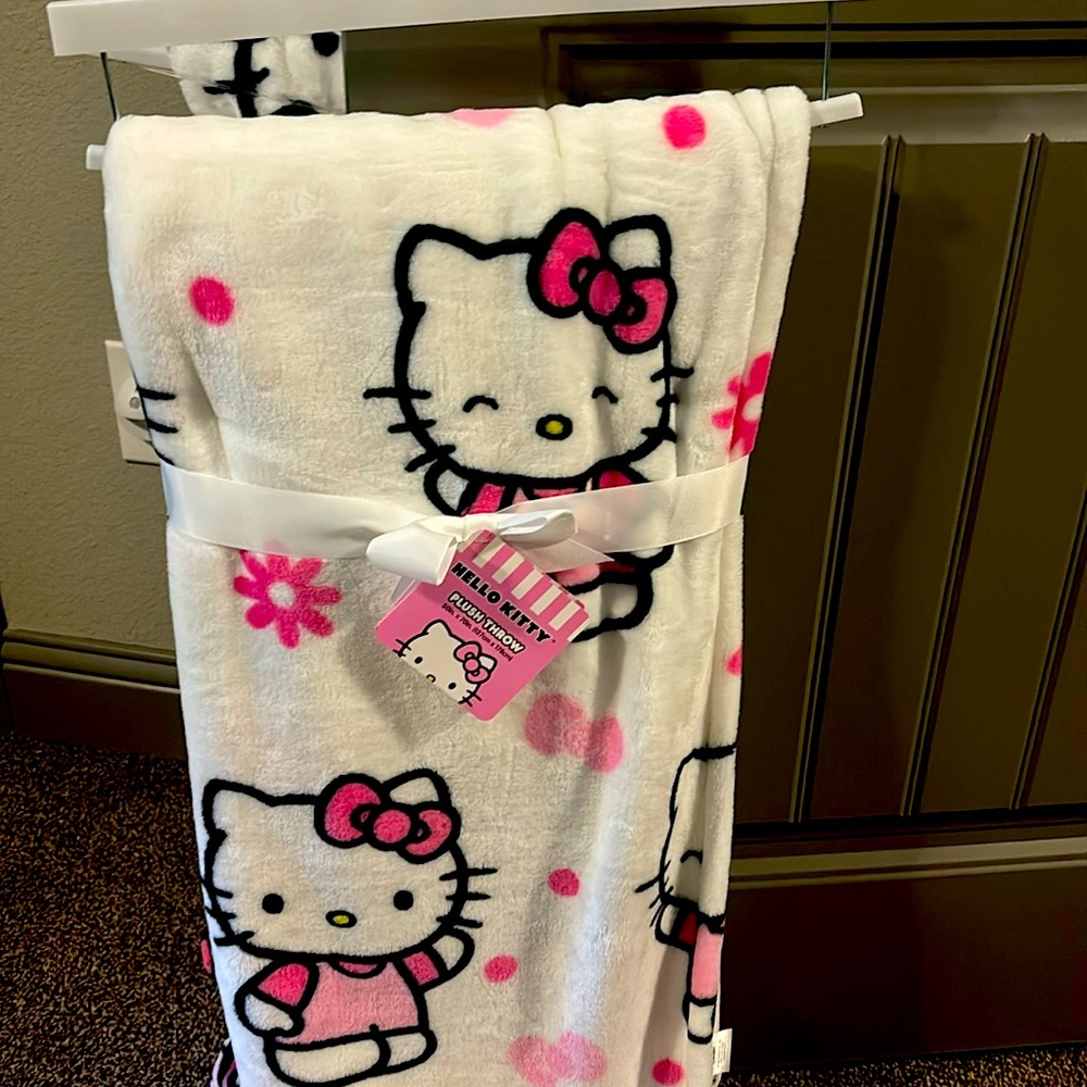 Hello kitty blanket